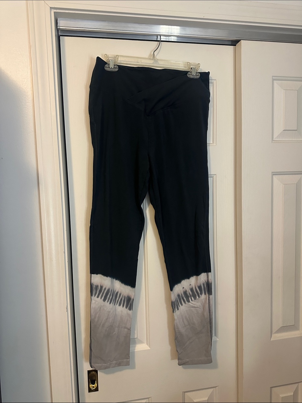 PINK Victoria's Secret Black Tie-Dye Leggings with Gray Hem